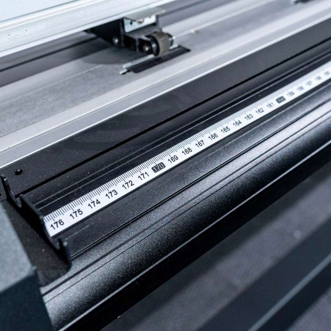 U800 PRE-CUTTING MACHINE DETAILS